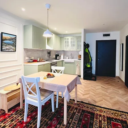 Lagom - Next To The Gondola Апартамент Банско