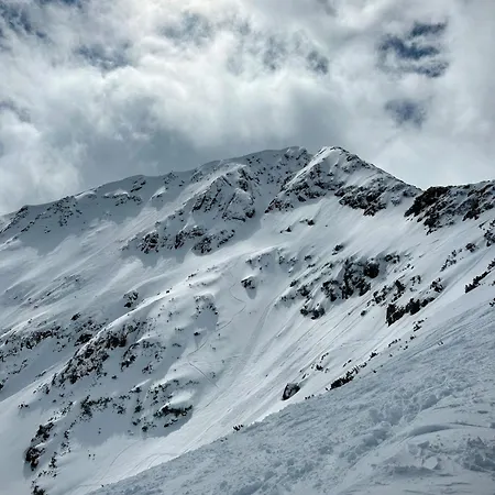 Lagom - Next To The Gondola Апартамент Банско